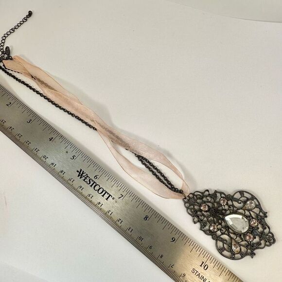 Edwardian style teardrop rhinestone pendant necklace - Picture 7 of 8